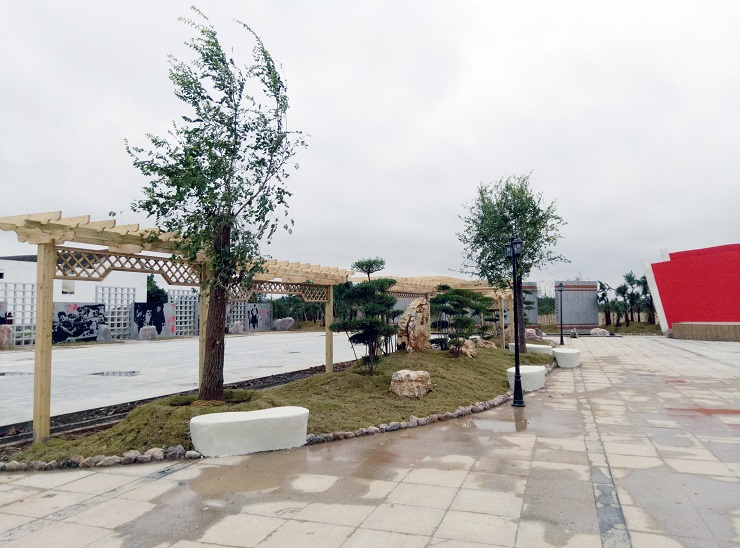 米屯黨建廣場(chǎng)一隅